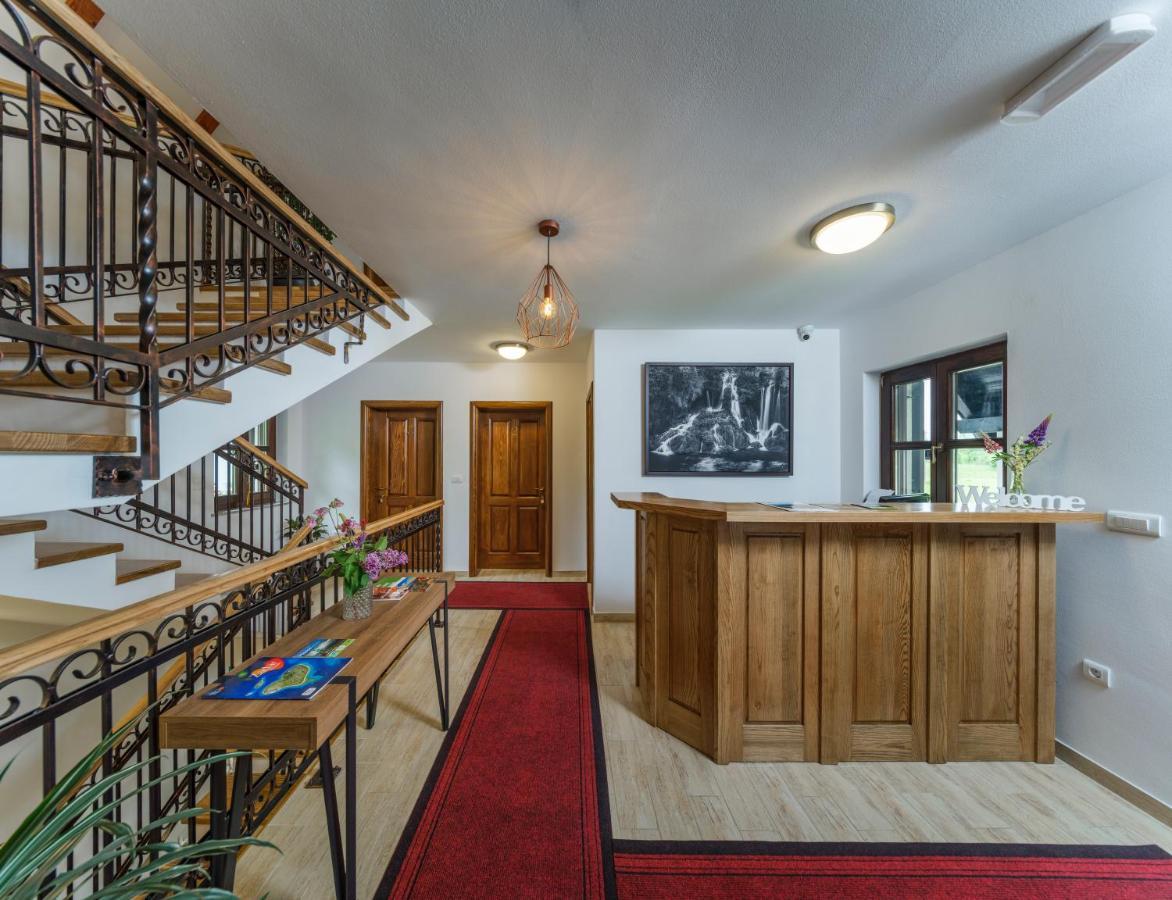 פליטויקה סלו Plitvica River House מראה חיצוני תמונה